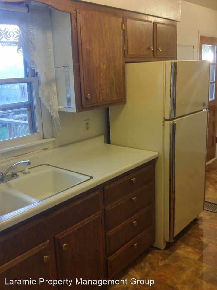 907 W Hill Rd - Photo 2 of 5
