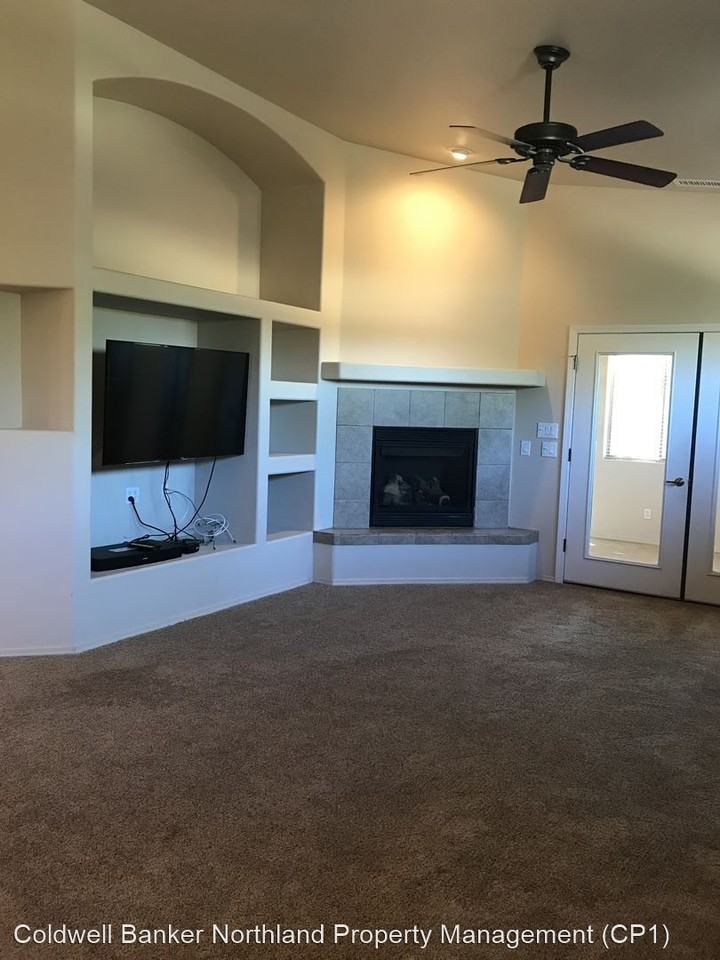 649 Brookline Loop - Photo 2 of 8