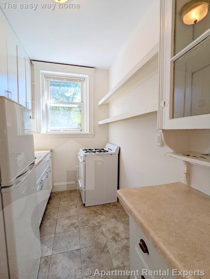 170 Maple St #109 - Photo 5 of 11