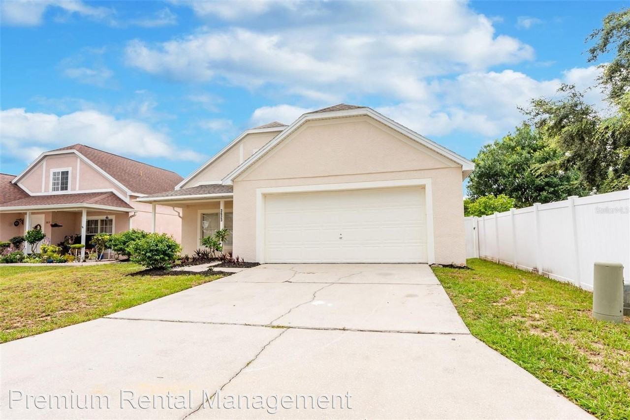 3623 Huntwicke Blvd - Photo 2 of 36