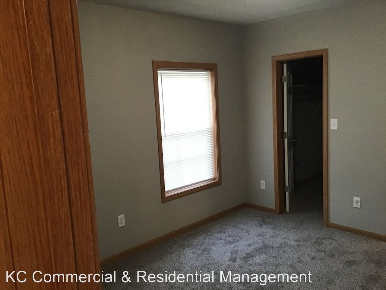 18708-18710 E 13th Terrace Court N - Photo 3 of 35