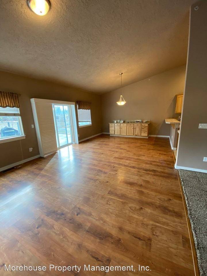 34206 Brittany Ct - Photo 3 of 31