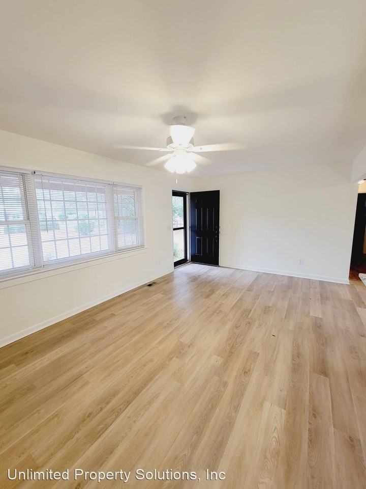 246 Lullwater Dr - Photo 2 of 20