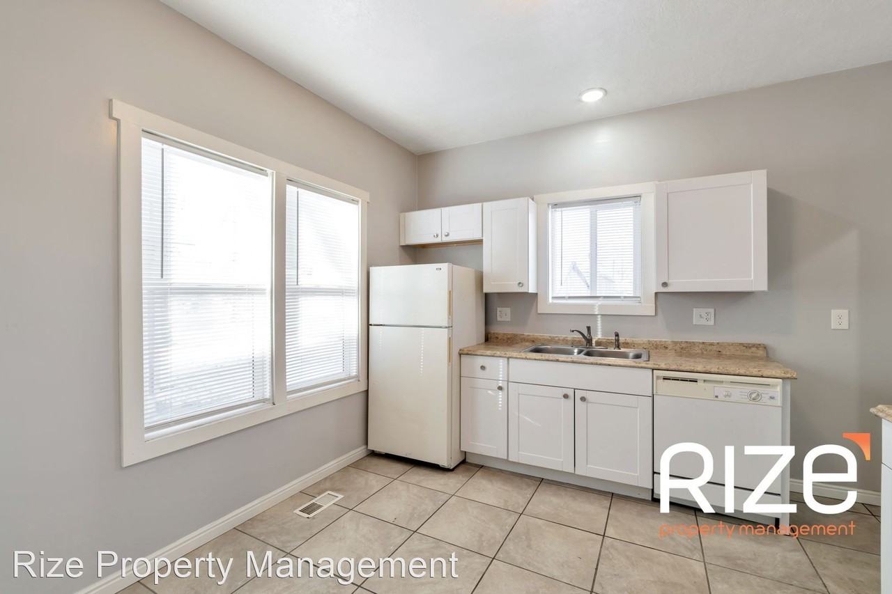 2431-2433 B Ave - Photo 3 of 15