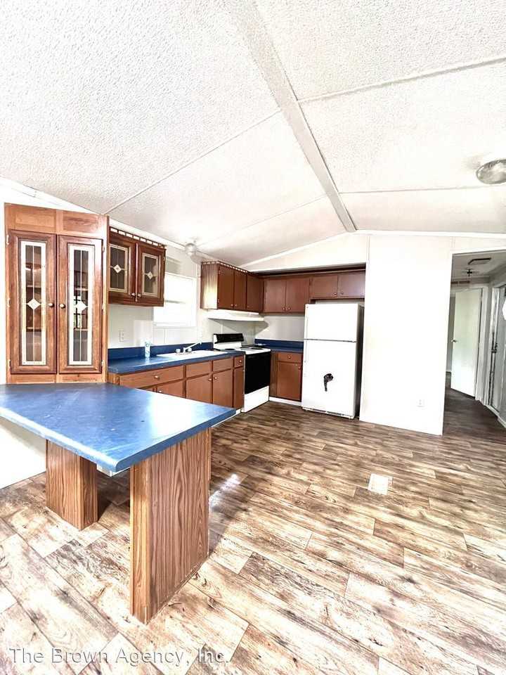 1642 Lee Road 262 - Photo 3 of 9