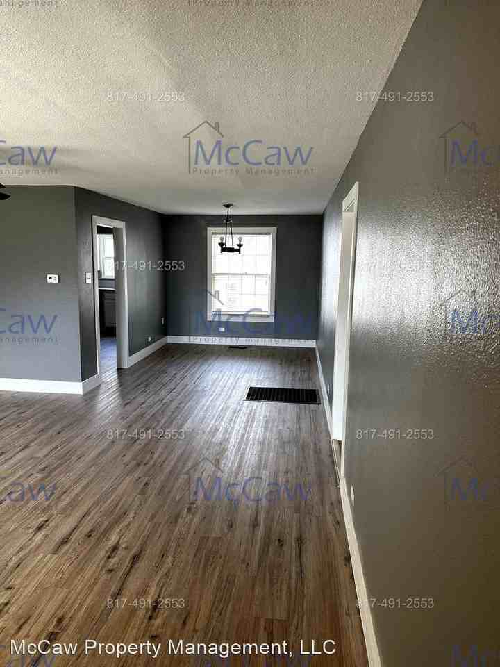 1313 W Shepherd St - Photo 2 of 14
