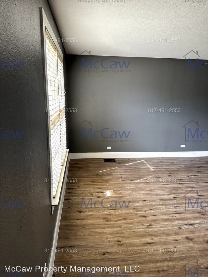 1313 W Shepherd St - Photo 3 of 14