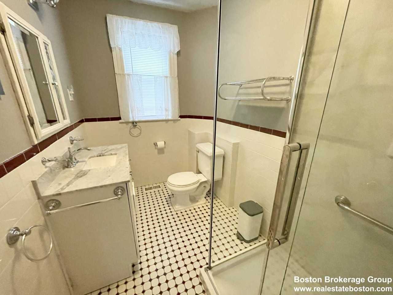 Roseclair St - Photo 4 of 9