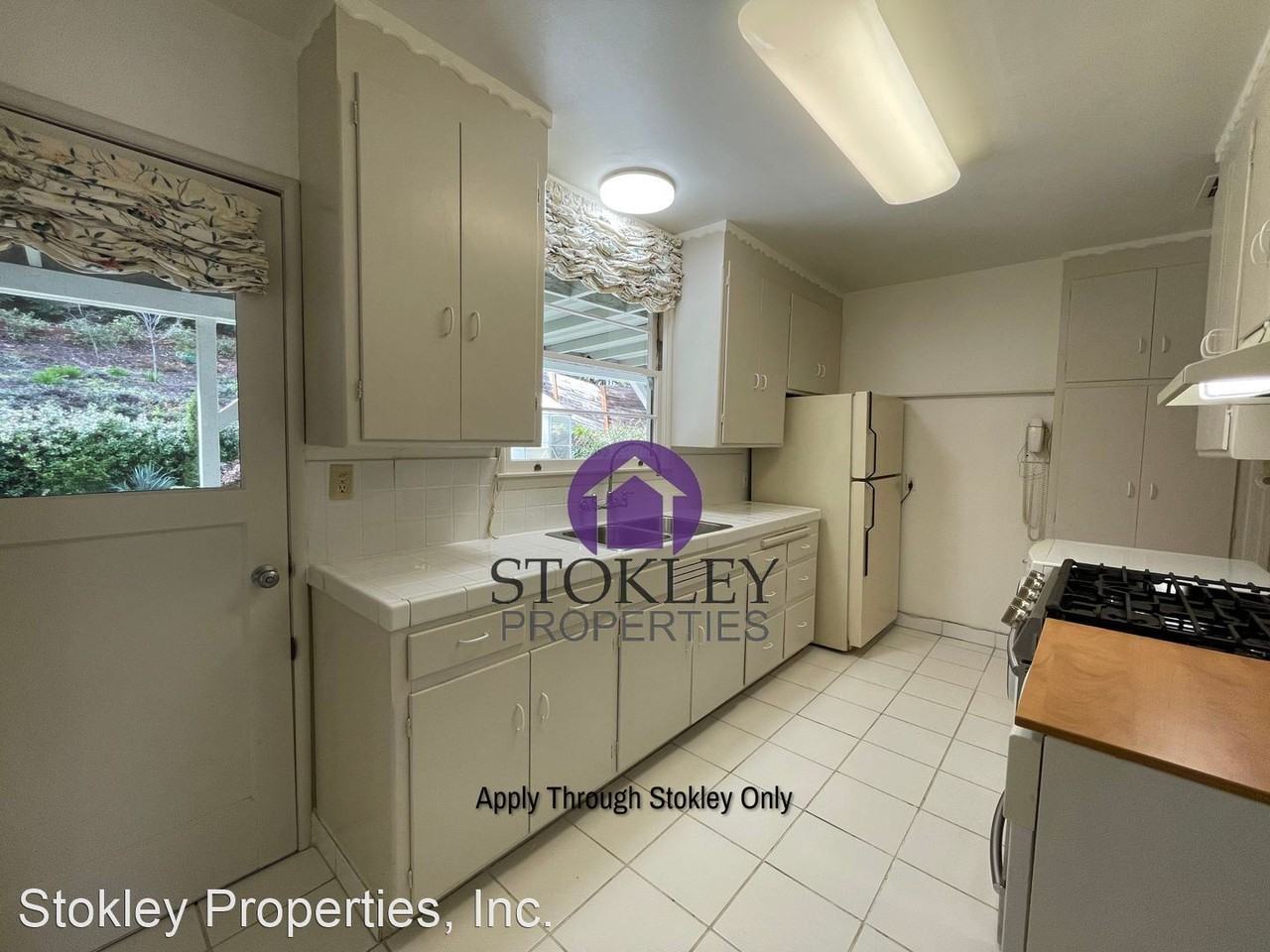 3327 Beechwood Dr - Photo 3 of 8