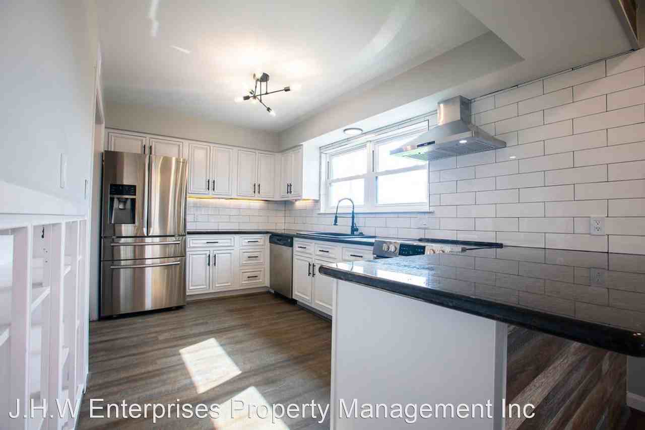 7308 Jones Dr - Photo 2 of 14