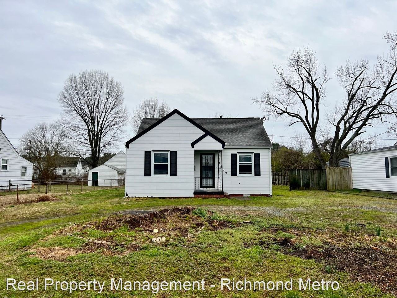 3209 Chesham St - Photo 2 of 28