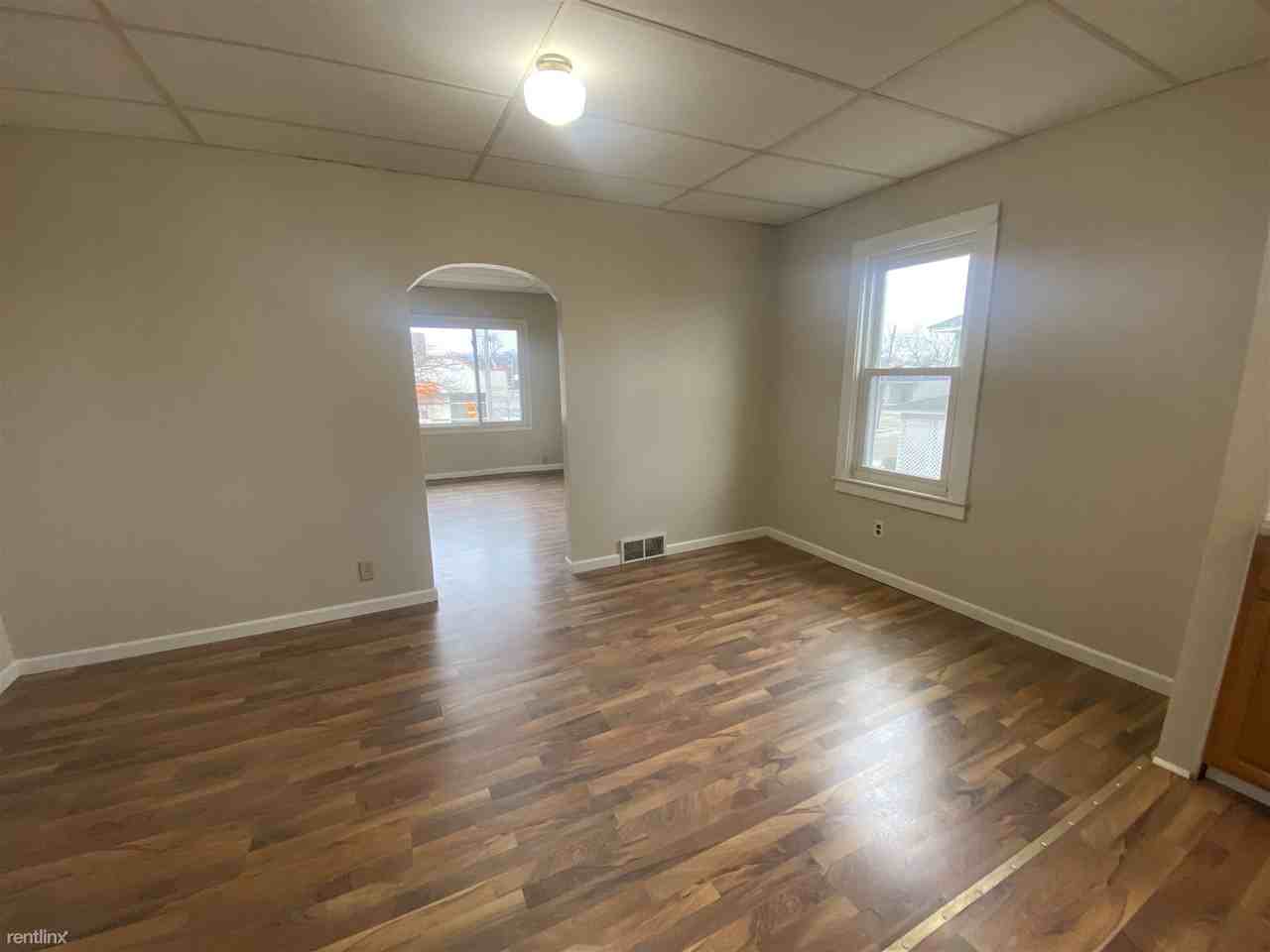 106 N Dwight St - Photo 3 of 8