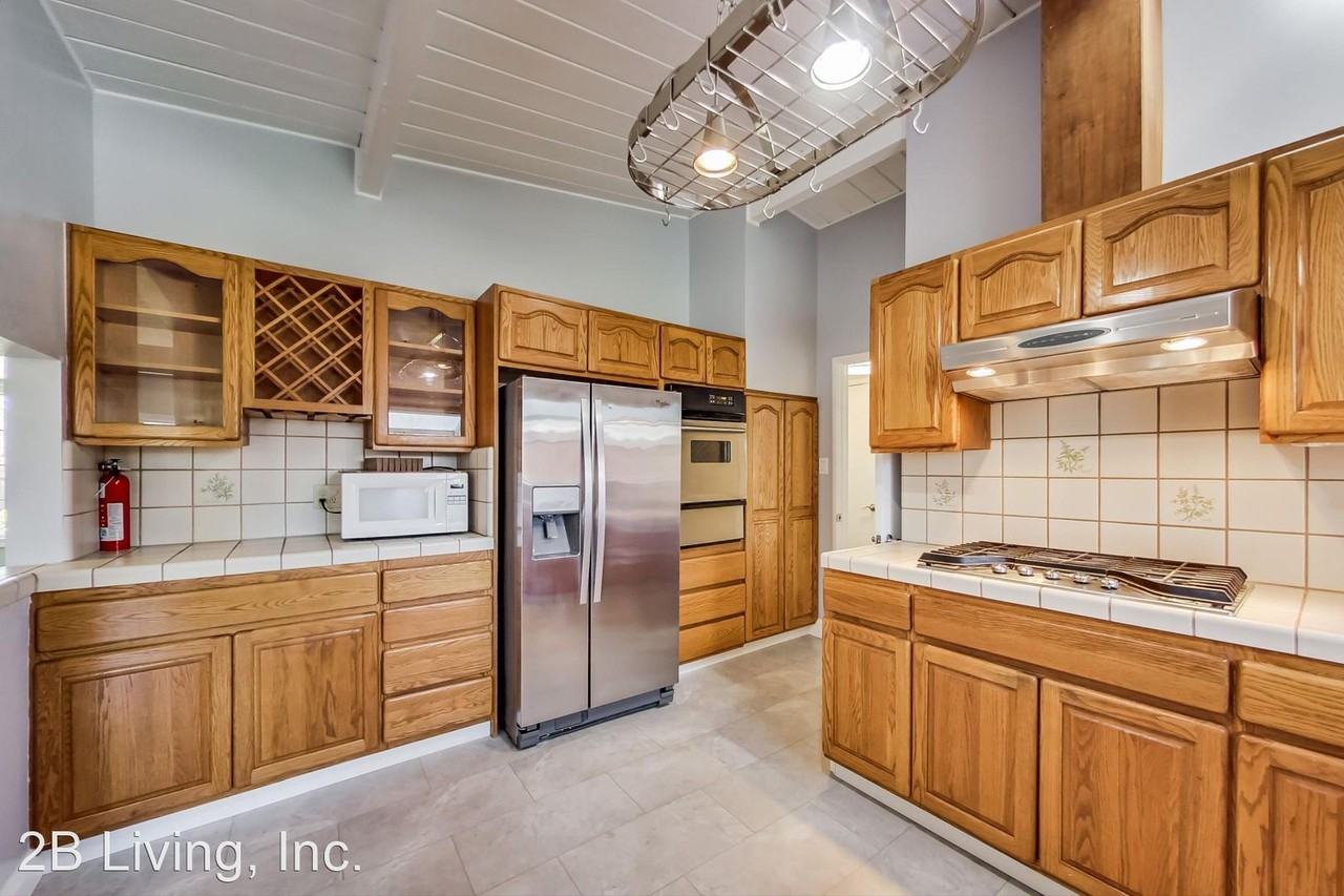 1679 Borden St - Photo 2 of 50