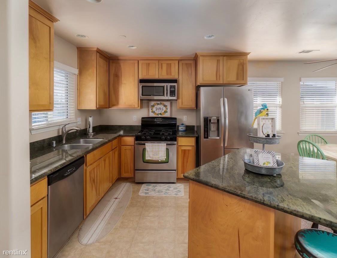 387 S 7th St - Photo 2 of 31