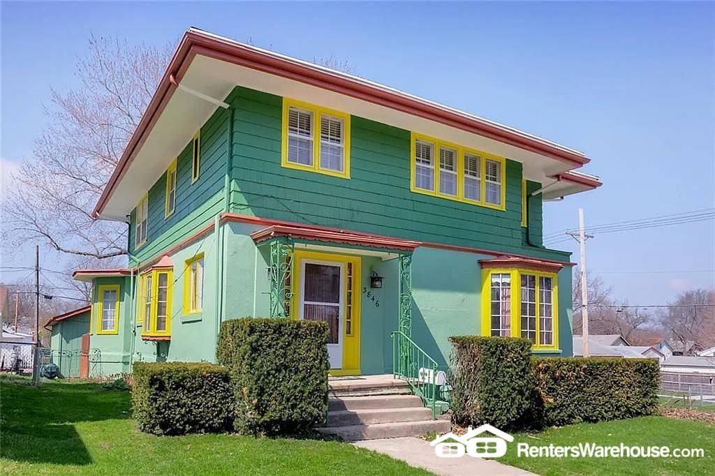 3846 3rd St Des Moines - Photo 2 of 10