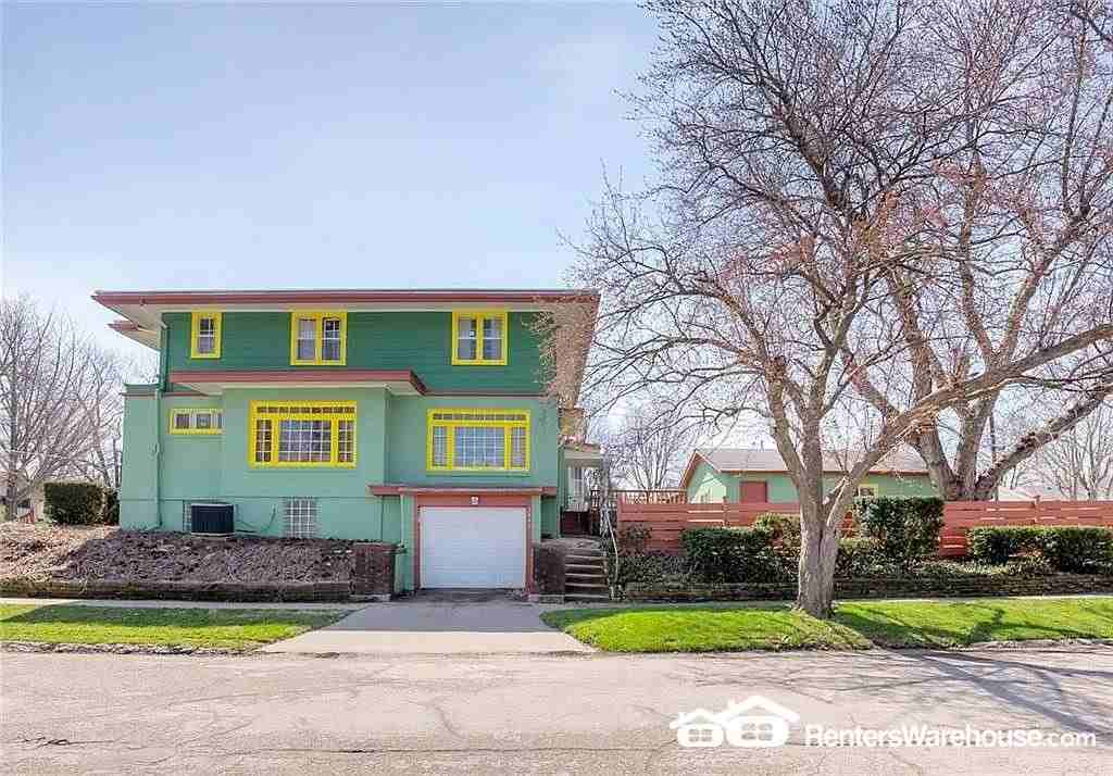 3846 3rd St Des Moines - Photo 3 of 10