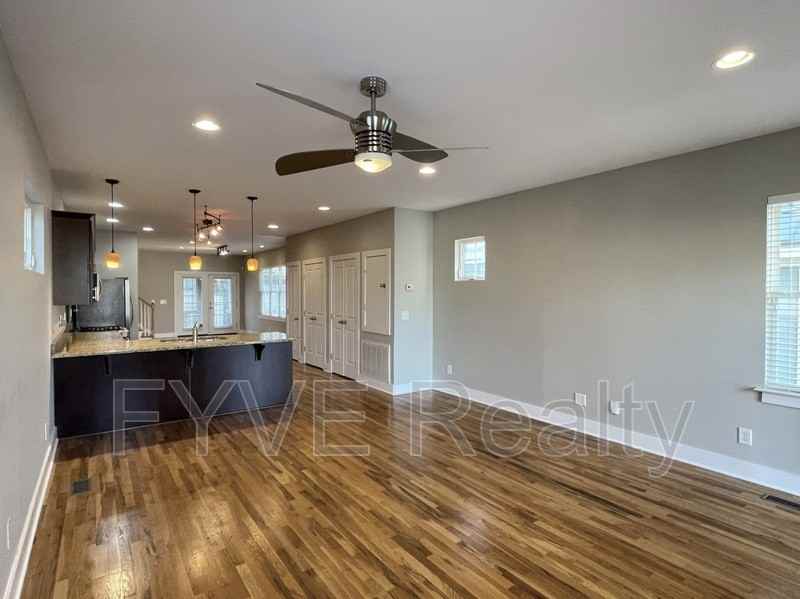 1715B 7th Ave N - Photo 3 of 31