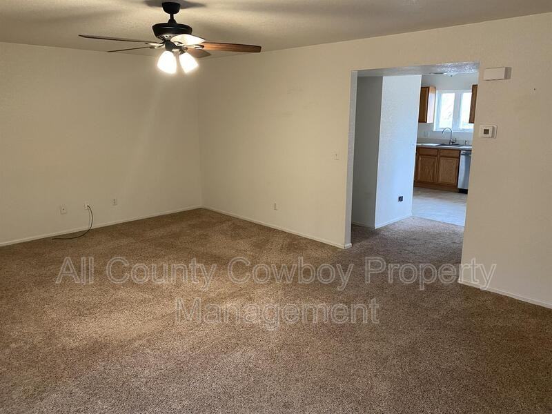 918 Palmer Dr - Photo 4 of 12