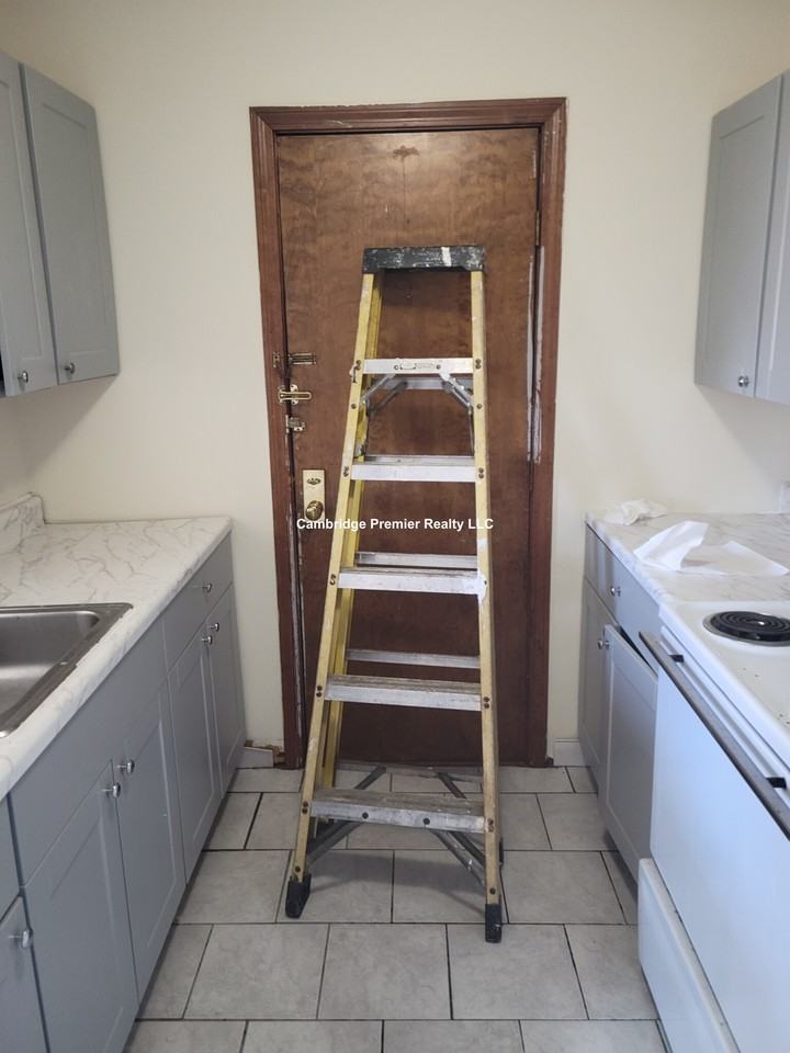 Pearl St #203 - Photo 7 of 16