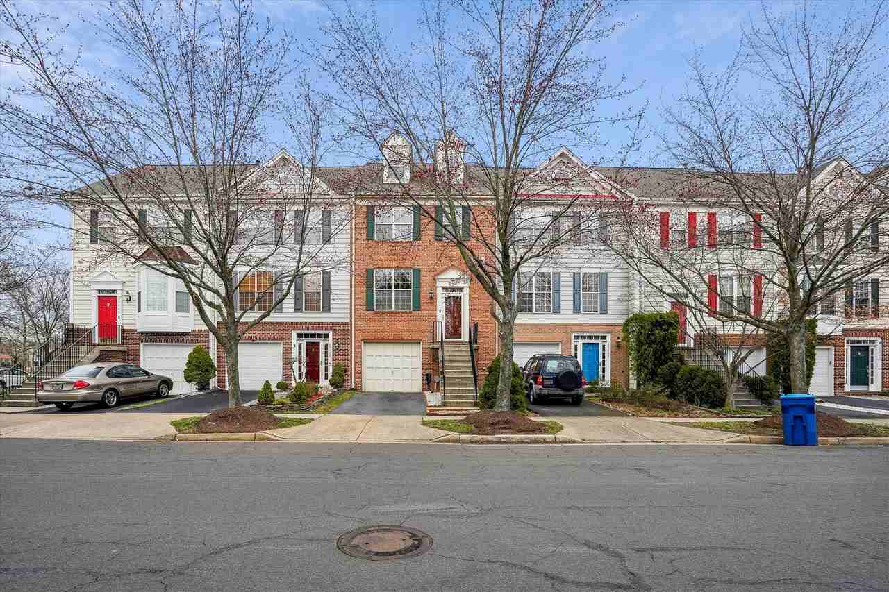 25404 Upper Clubhouse Dr - Photo 2 of 50