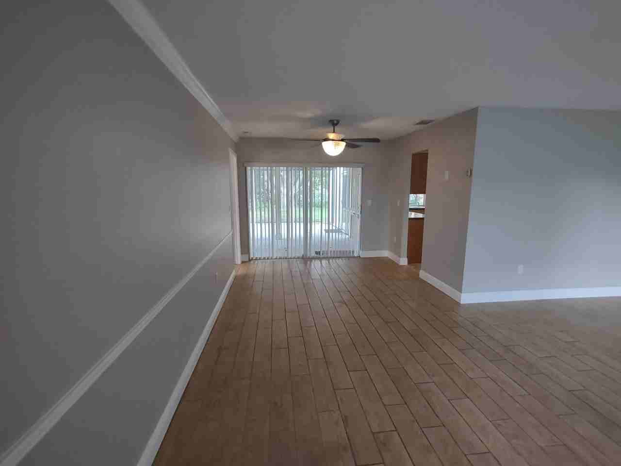 8811 Seeley Ln - Photo 7 of 26