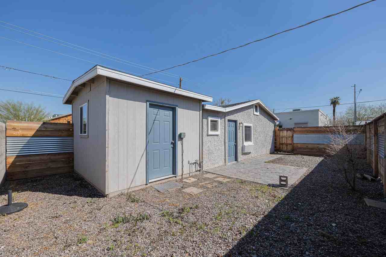 1026 E Pierce St - Photo 3 of 4