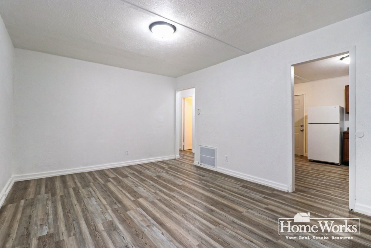 2001 S Warren St - Photo 2 of 14