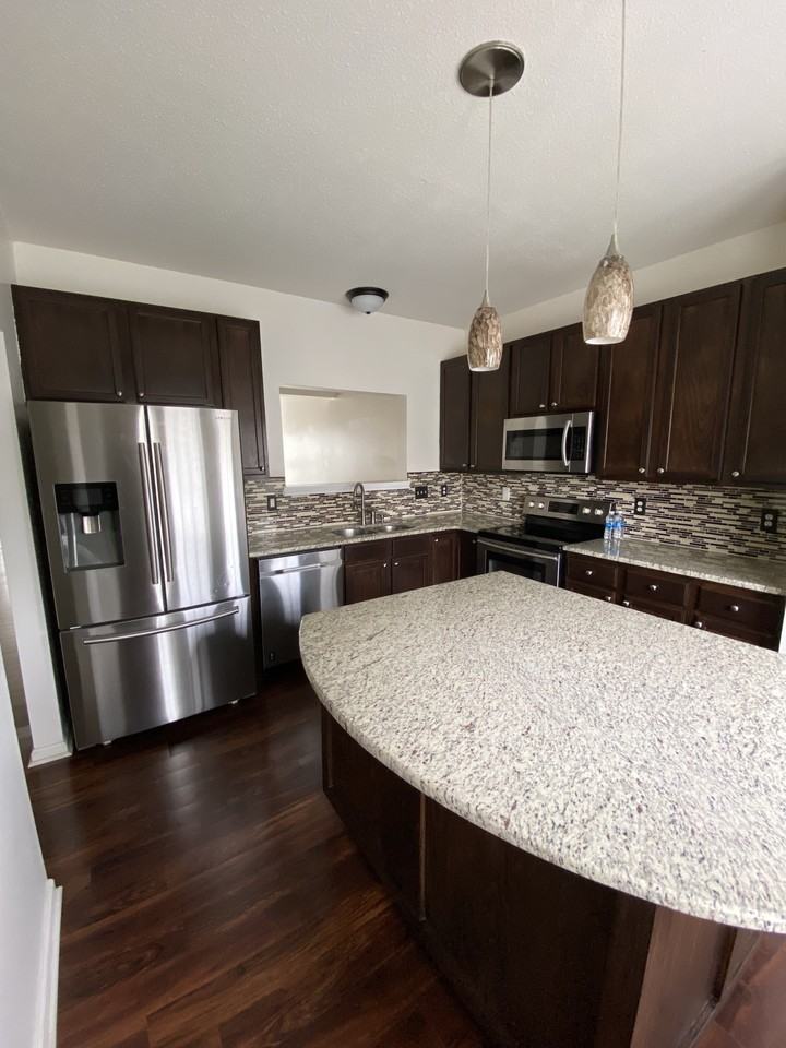 3005 Windsor Creek Way - Photo 3 of 19