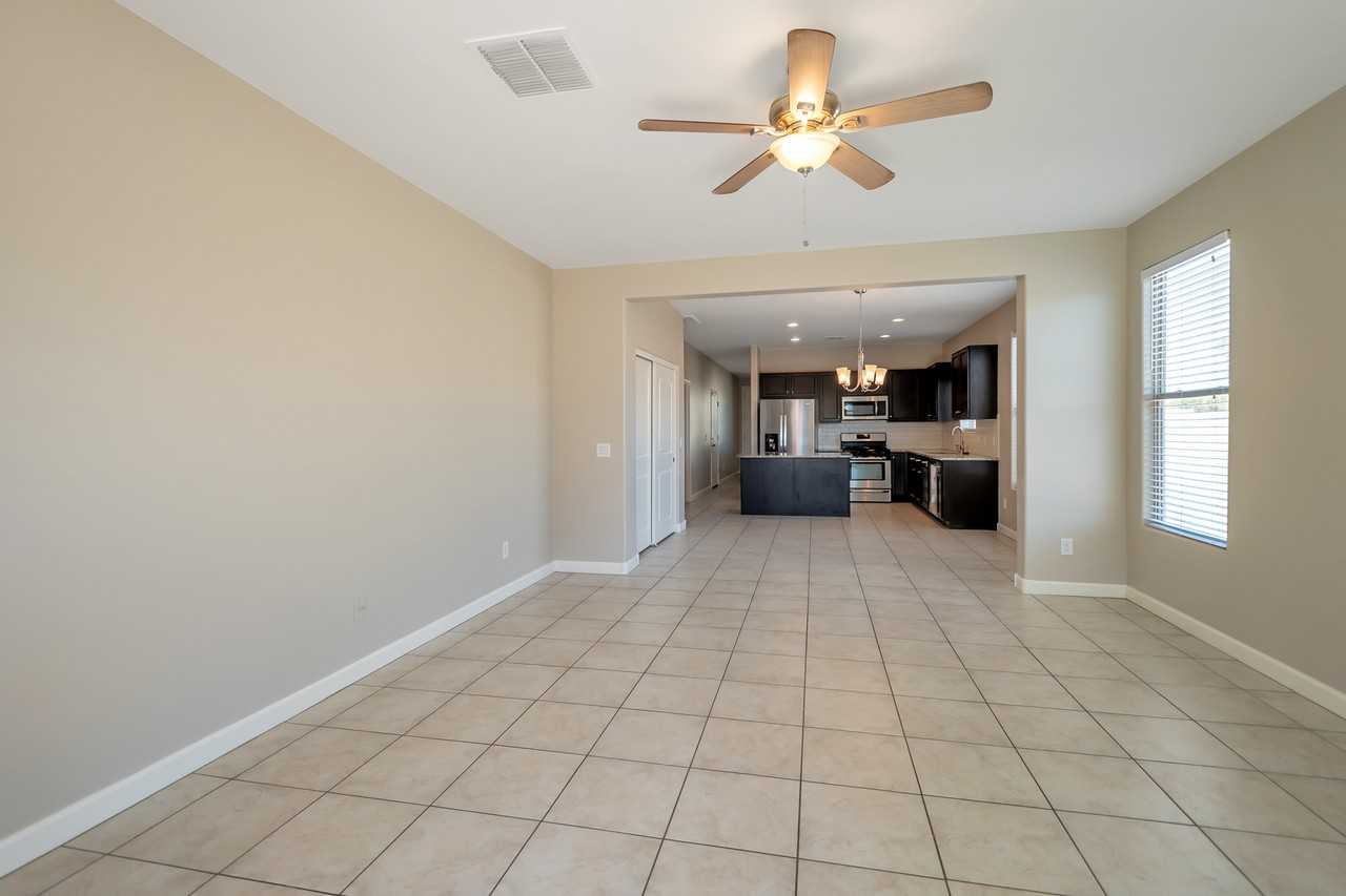 3885 W Alabama Ln - Photo 4 of 19