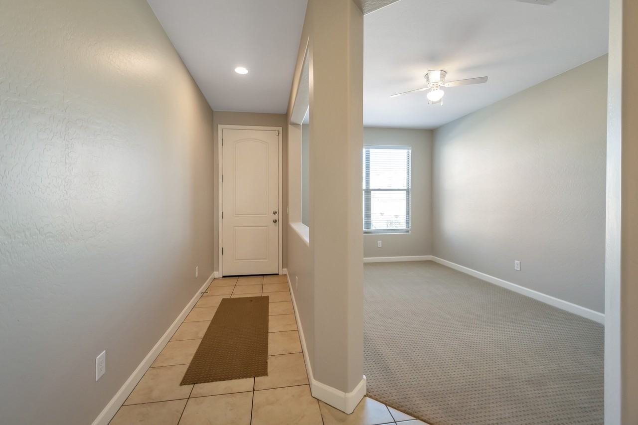 3885 W Alabama Ln - Photo 6 of 19