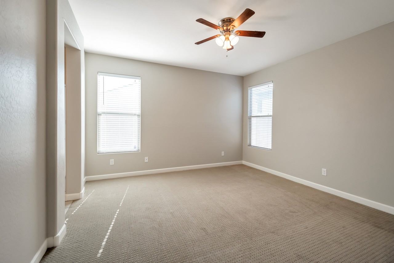 3885 W Alabama Ln - Photo 7 of 19