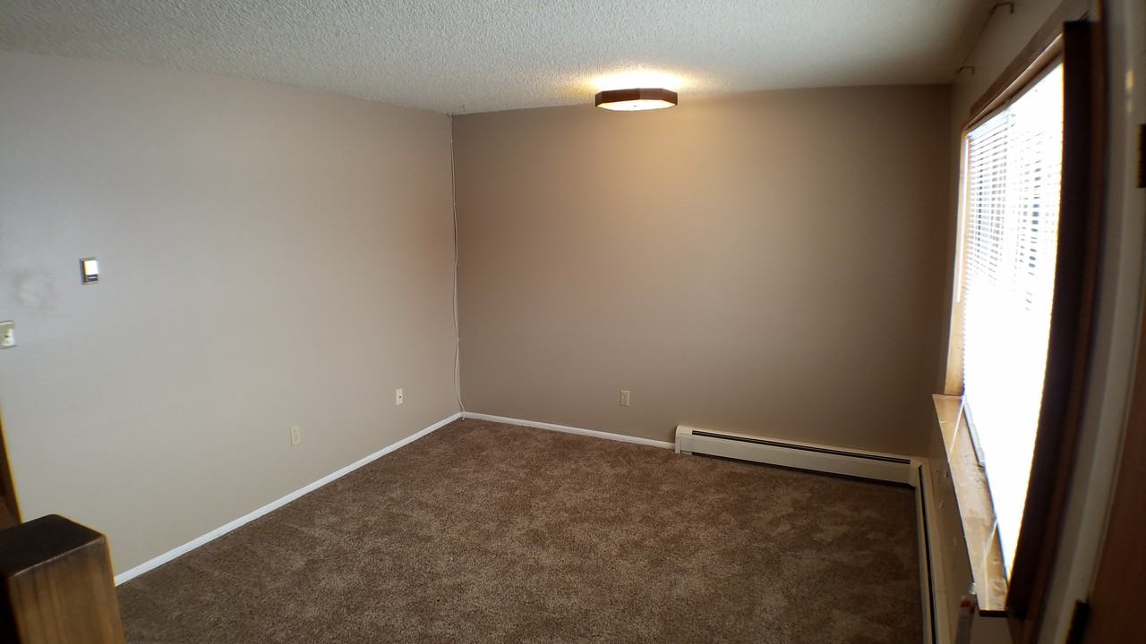 1819 Mountain View Dr - Photo 2 of 9