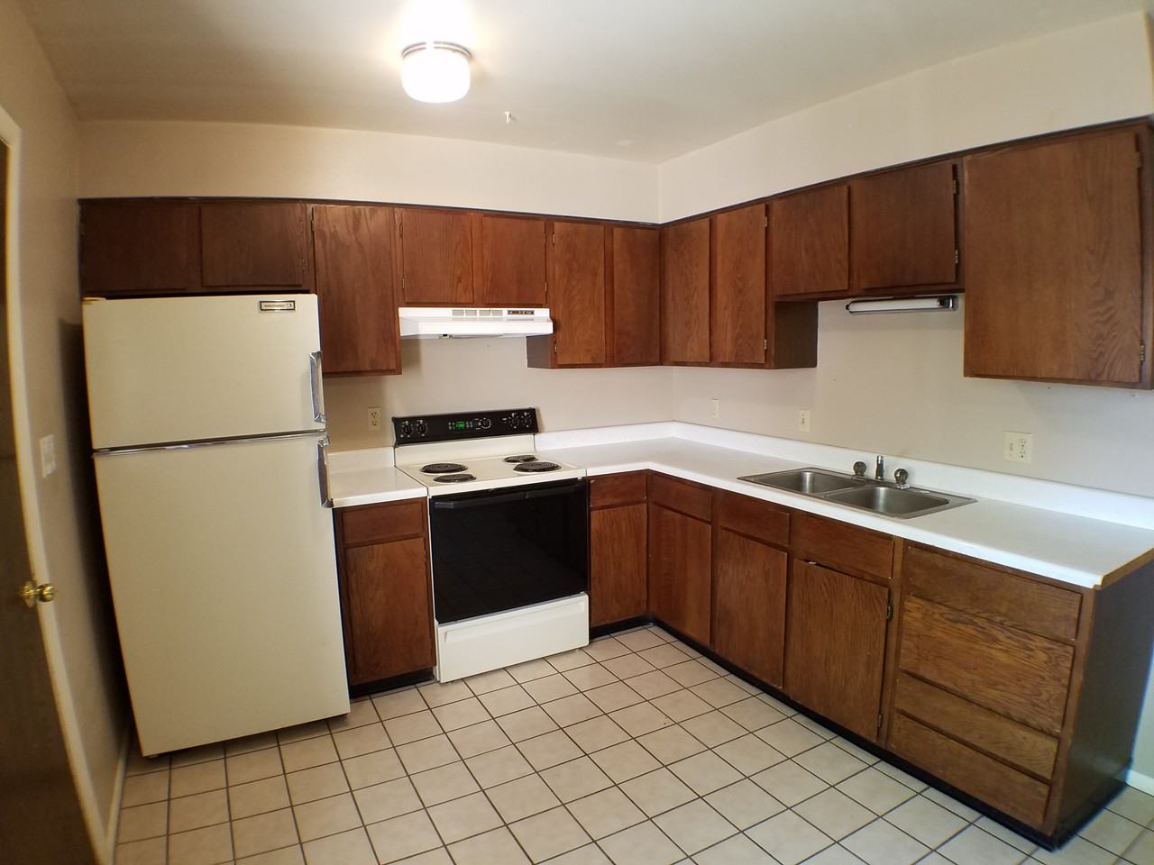 1819 Mountain View Dr - Photo 3 of 9