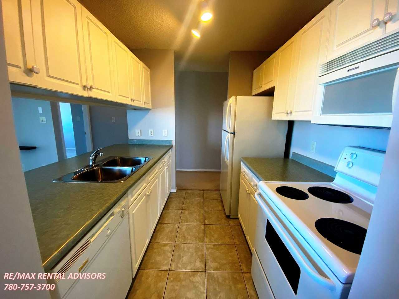 17447 98a Ave Nw - Photo 2 of 18