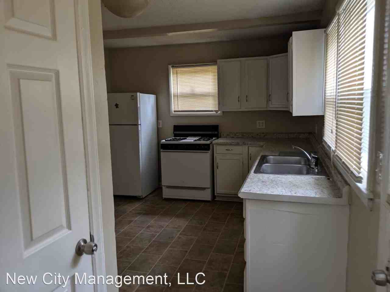 6919 E 17th St - Photo 3 of 16