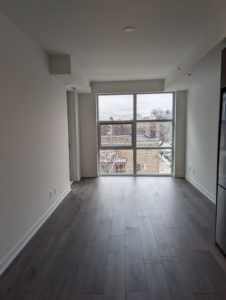 1787 Saint Clair Avenue West - Photo 3 of 12