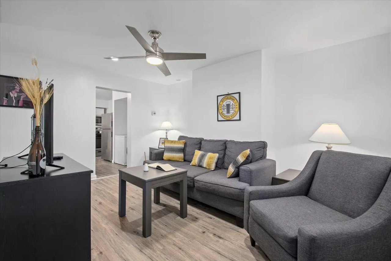 858 Lovitt Way #858 - Photo 2 of 10