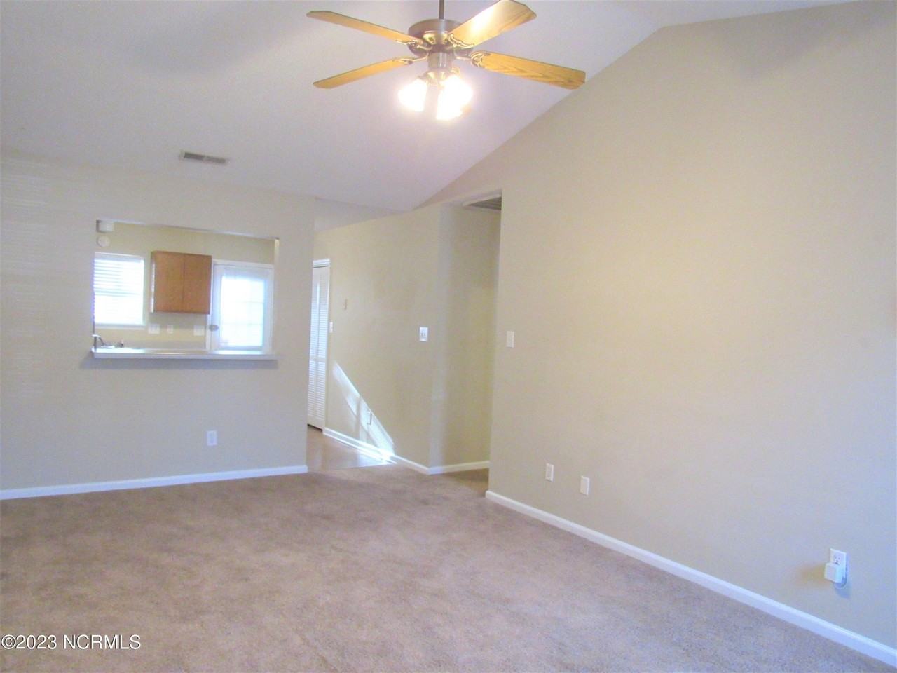 108 Glenside Court - Photo 3 of 13