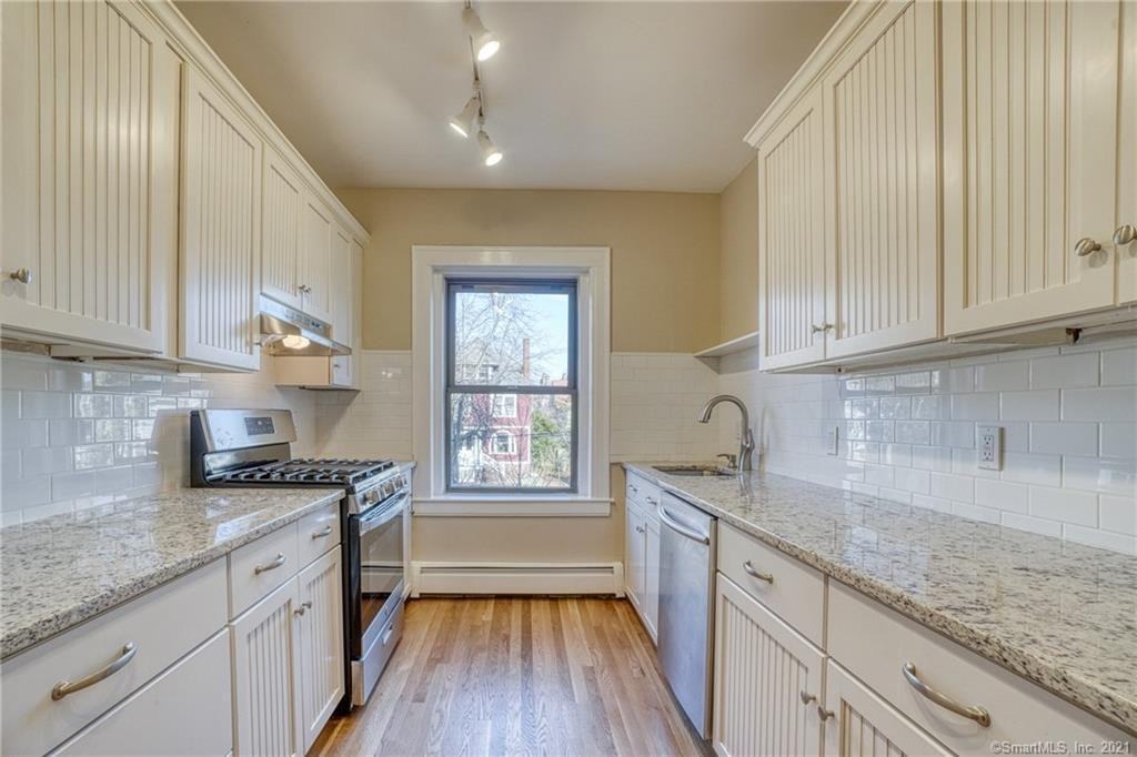 110 Livingston St #A3 - Photo 3 of 11