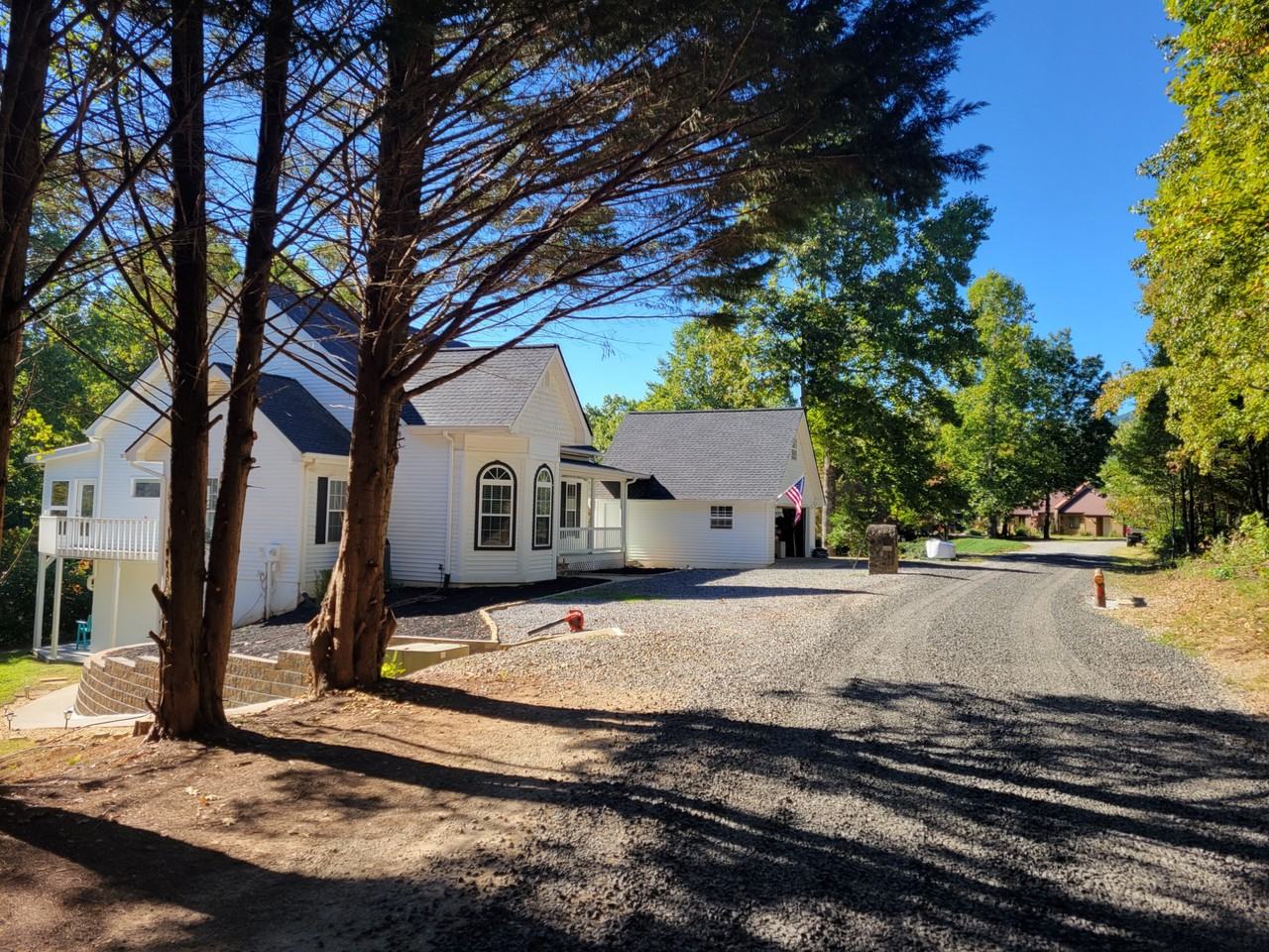 457 Oakmont Drive - Photo 2 of 28