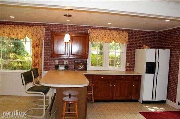 1032 E 88th St - Photo 2 of 9