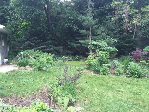 1616 Dover Rd - Photo 2 of 10