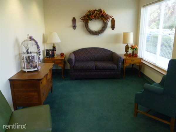 Highland Commons Apartments - Photo 3 of 12