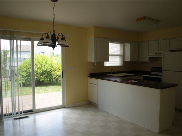 8019 Stonehaven Dr - Photo 2 of 11