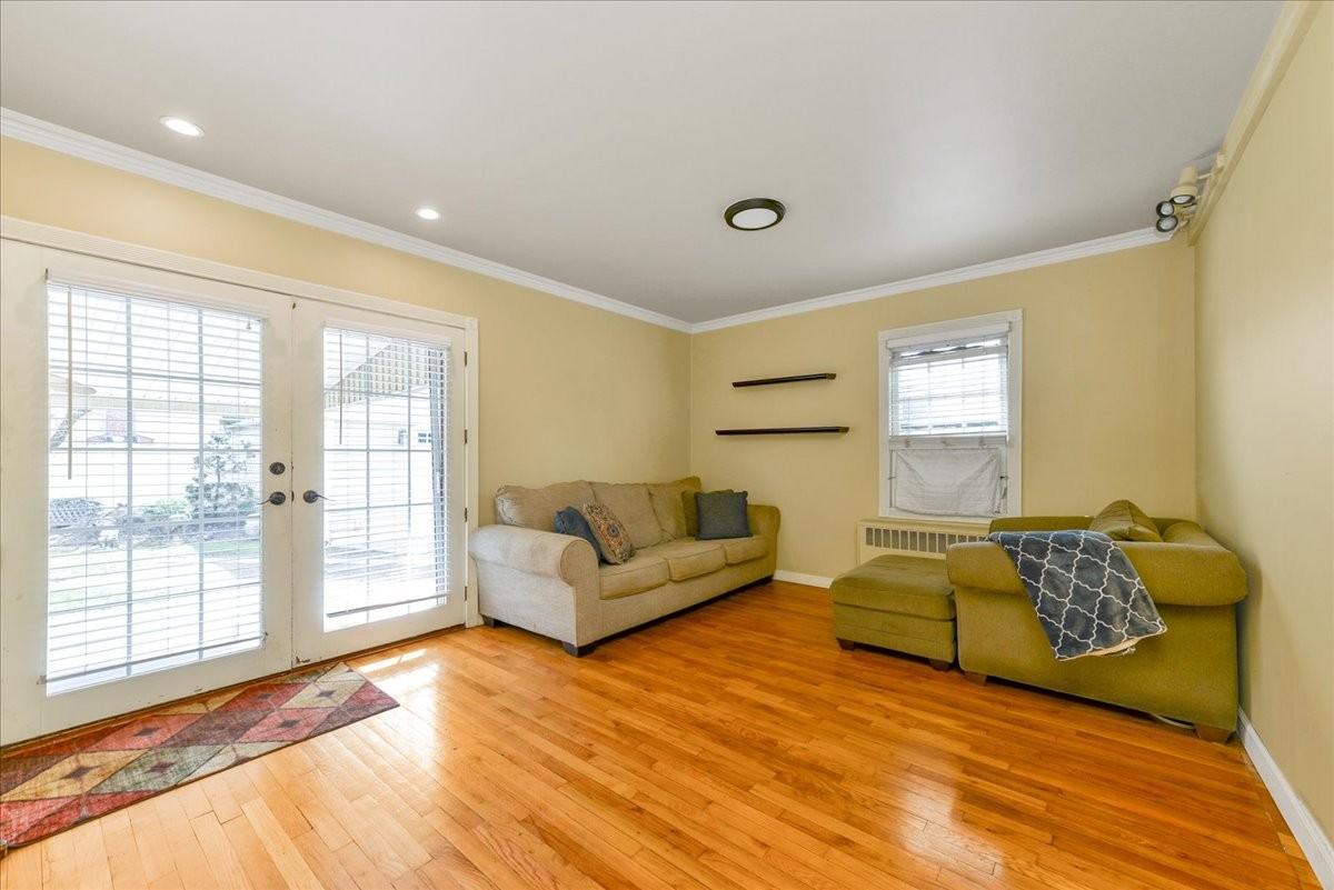 1241 Peninsula Blvd - Photo 2 of 23