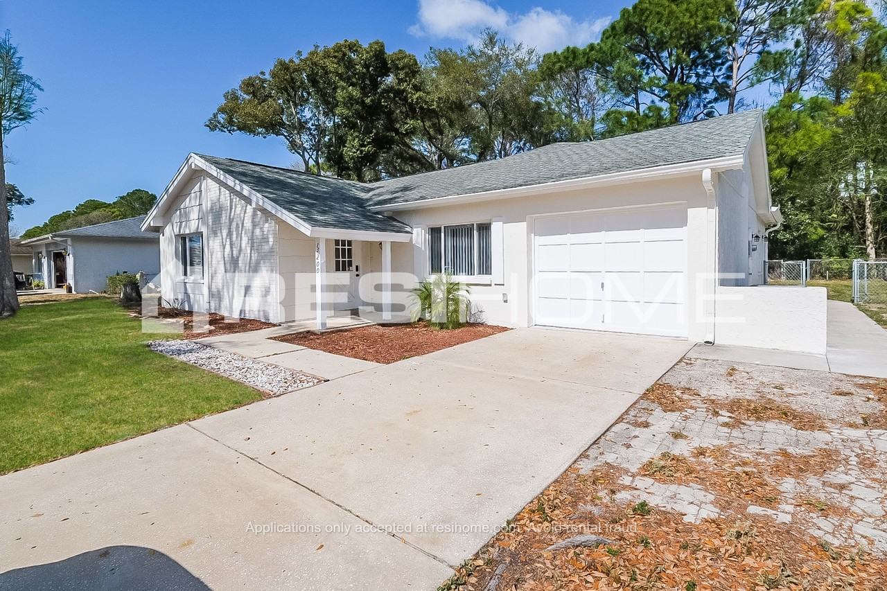 13200 Sumpter Cir - Photo 3 of 23