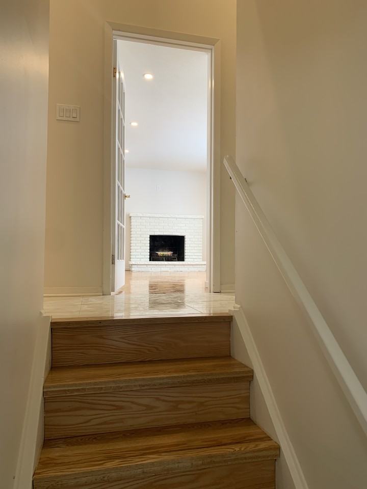 1530 Arnhem Street - Photo 3 of 15