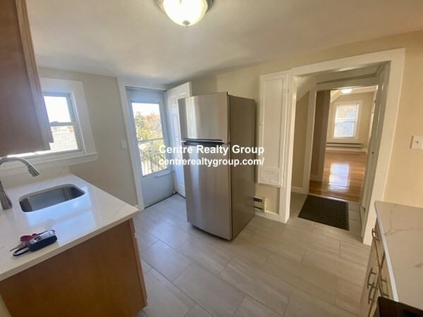 1499 Hyde Park Ave #3 - Photo 5 of 12