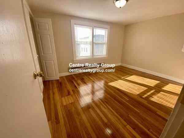 1499 Hyde Park Ave #3 - Photo 7 of 12