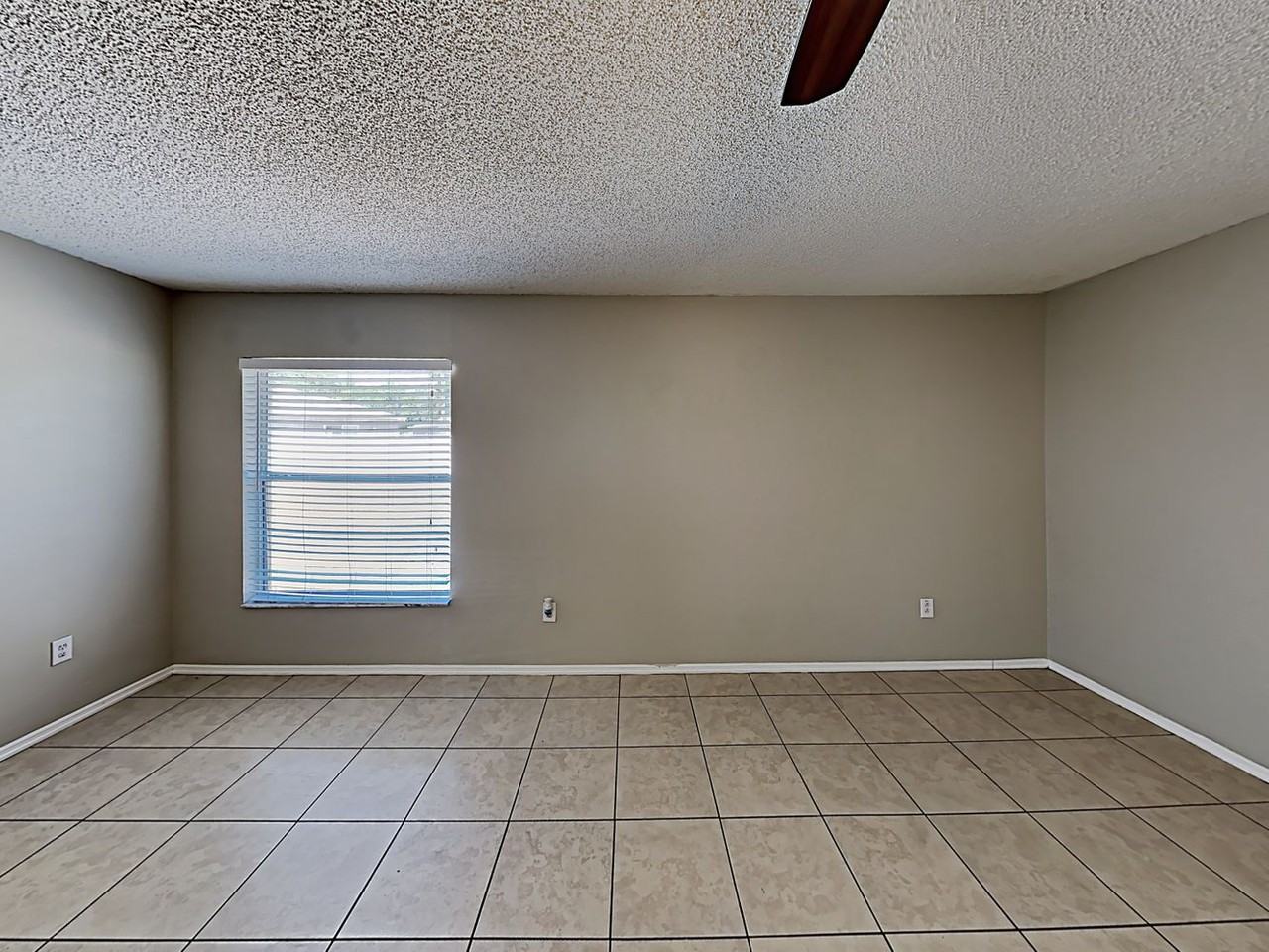 2141 Stoneview Rd - Photo 3 of 22